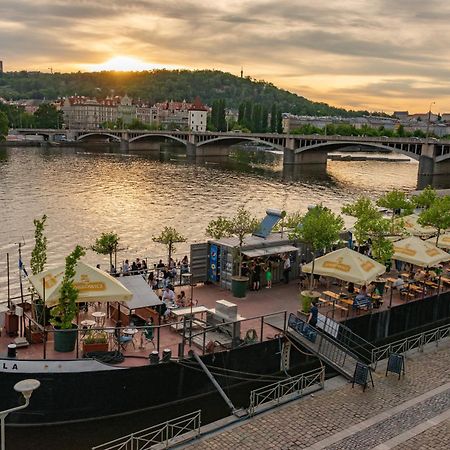 Cozy Homestay At Andel プラハ エクステリア 写真