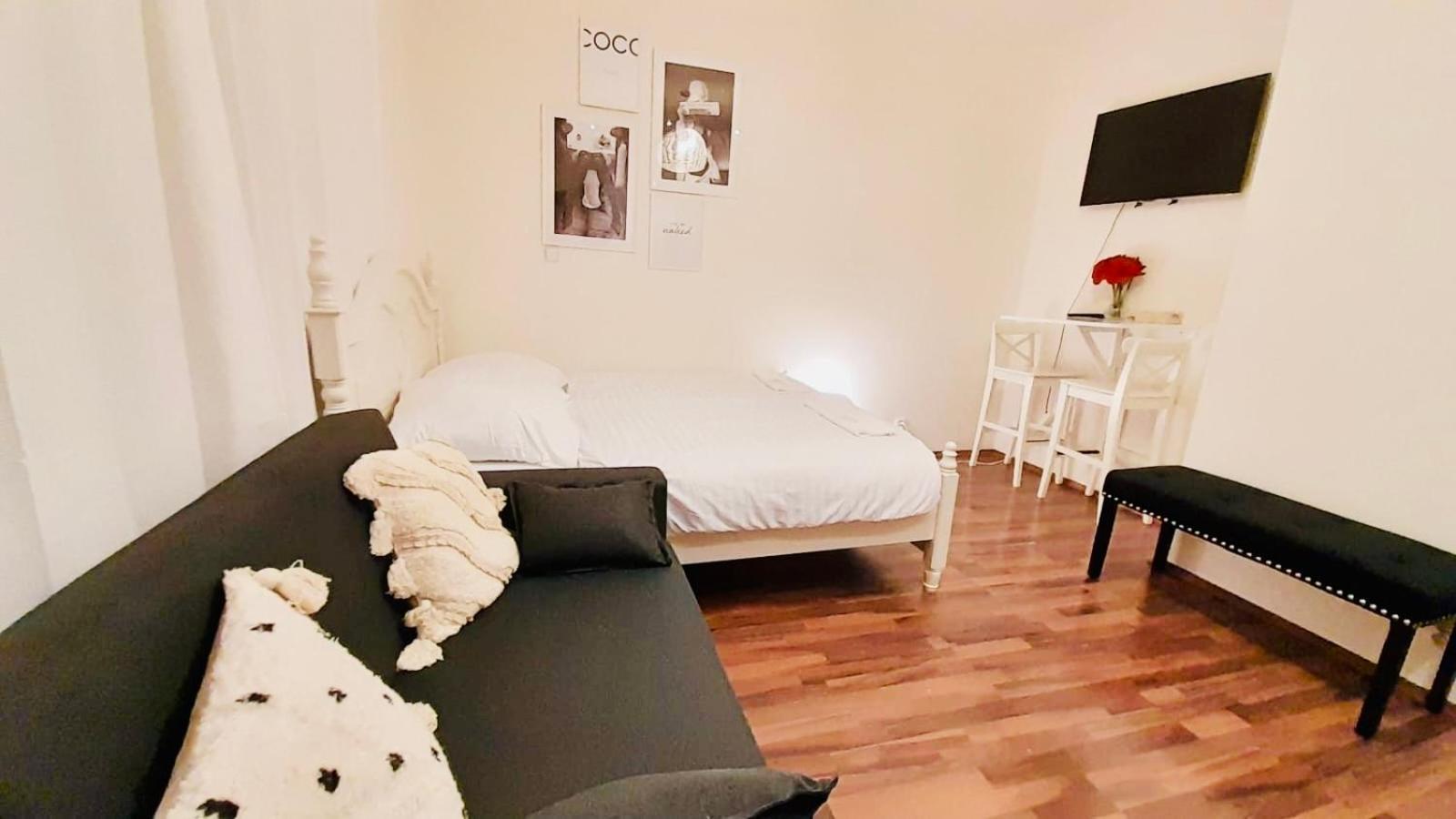 Cozy Homestay At Andel プラハ エクステリア 写真